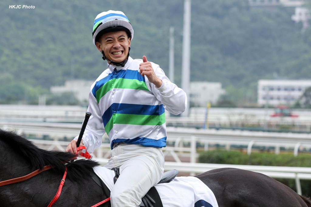 Derek Leung is all smiles after Voyage Samurai’s triumph. (HKJC Photo)