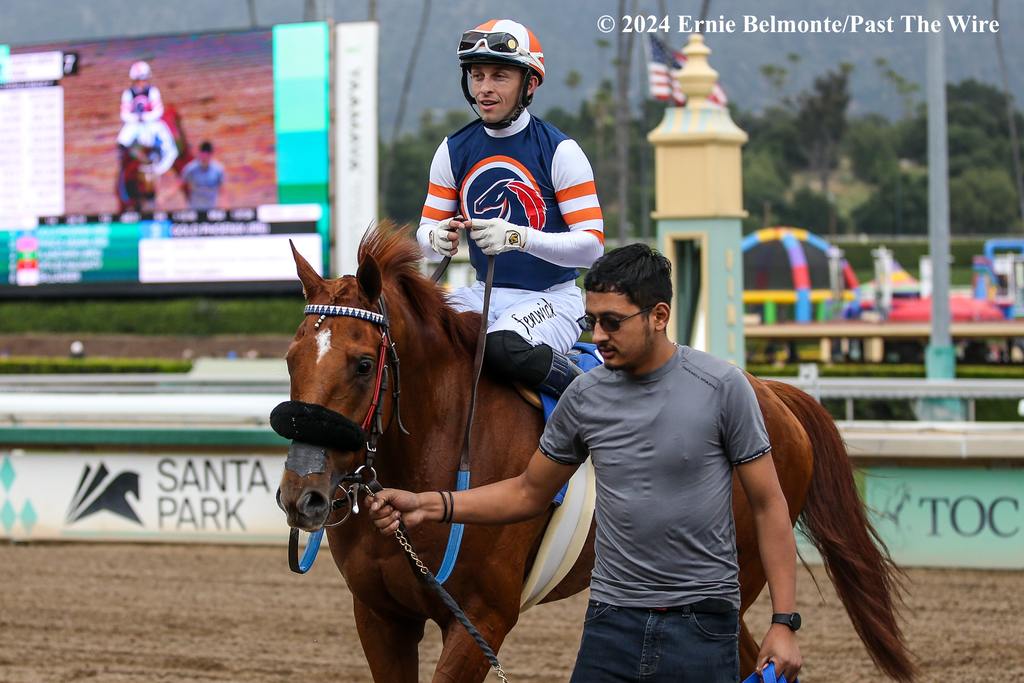 Gold Phoenix with Kyle Frey aboard. (Ernie Belmonte/Past The Wire)